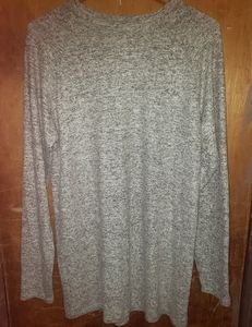 Heather gray light sweater tee